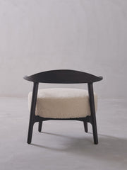 Matador Shearling Accent Chair – Modern Comfort with Timeless Style