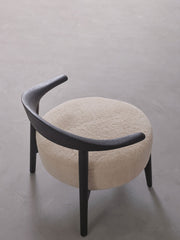 Matador Shearling Accent Chair – Modern Comfort with Timeless Style